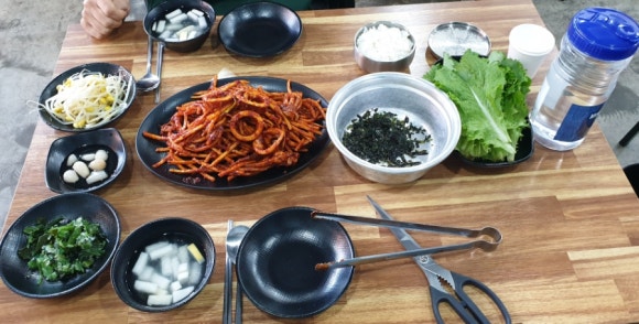 강원도 동해 오징어 보쌈 이미지