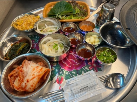 일산미나리솥뚜껑삼겹살 이미지