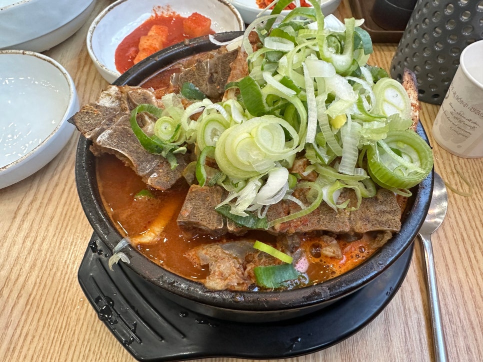 유구집얼큰이뼈해장국 이미지