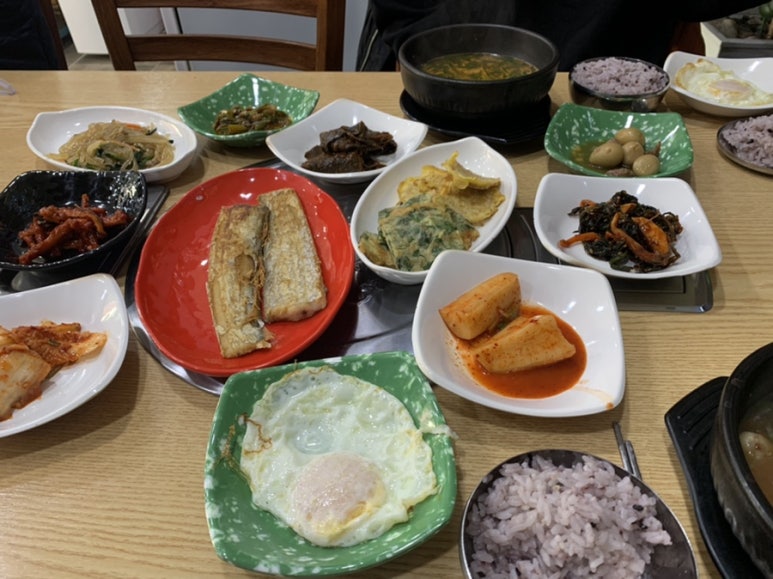 돈돼지백반 이미지