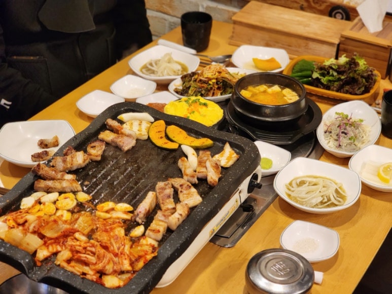 암돼지와꽃등심 이미지
