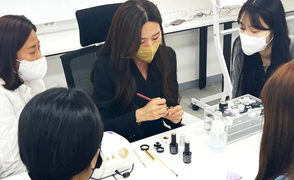 헤어엔네일샾 이미지
