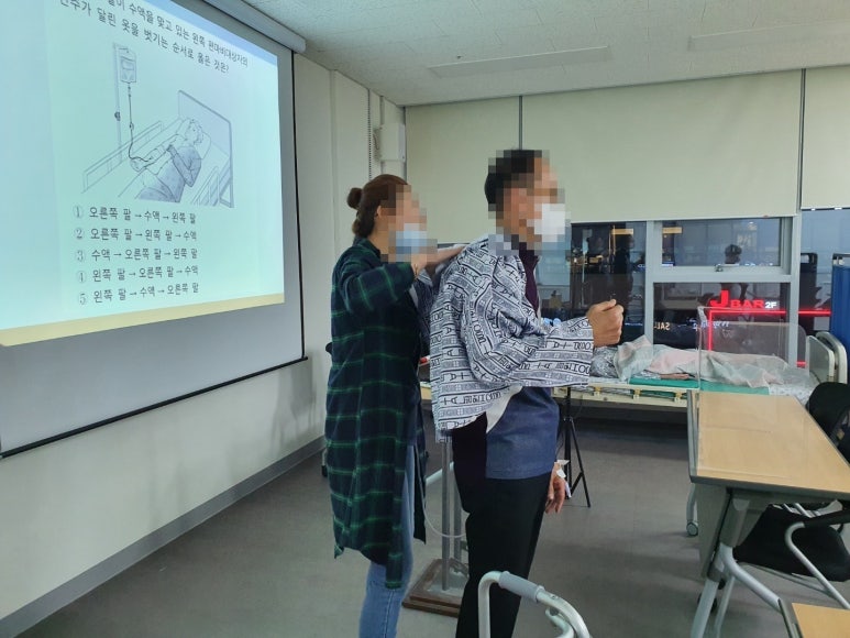 더퍼스트요양보호사교육원 이미지