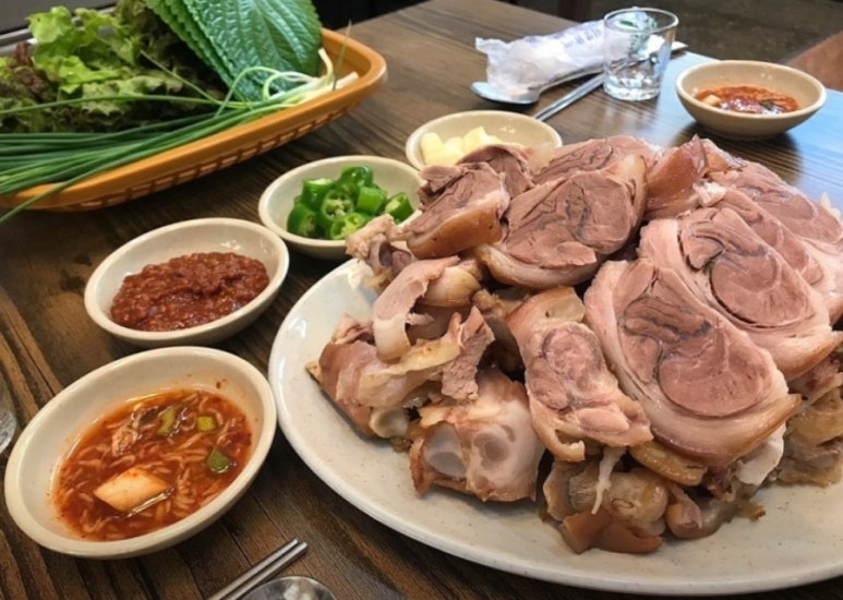 고향족발 이미지