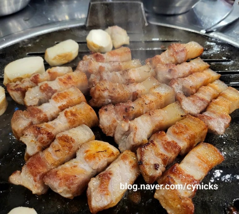 부뚜막흑돼지 이미지