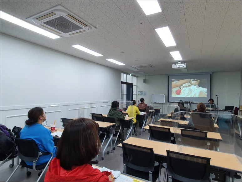 더퍼스트요양보호사교육원 이미지