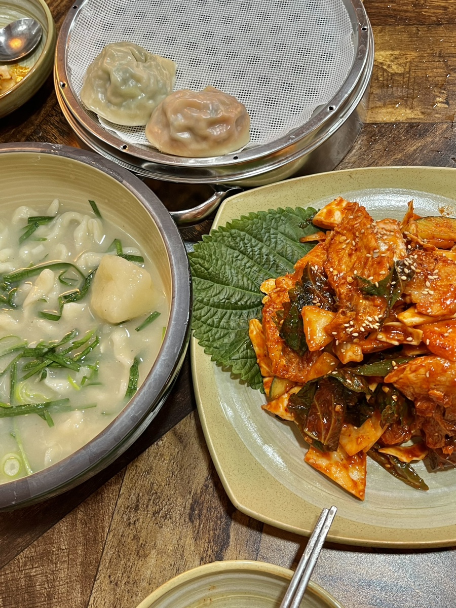 이유간백년칼국수 이미지