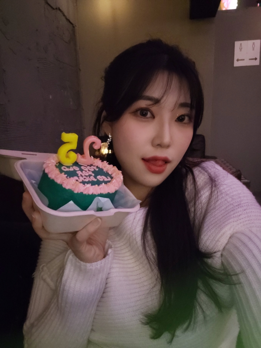어덜나잇(Adulnight) 이미지