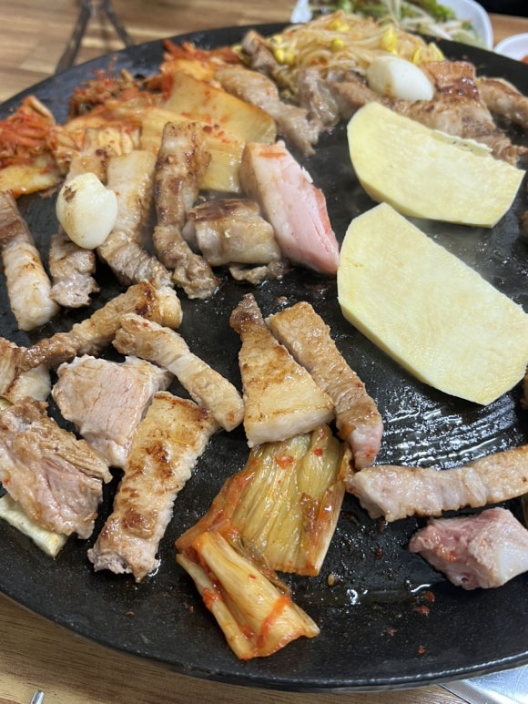 희야네솥뚜껑삼겹살 이미지