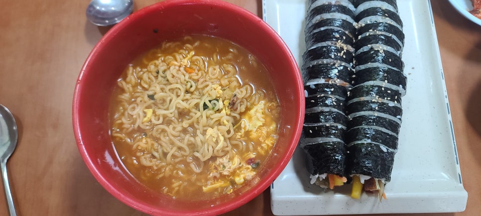 김밥먹을래 이미지