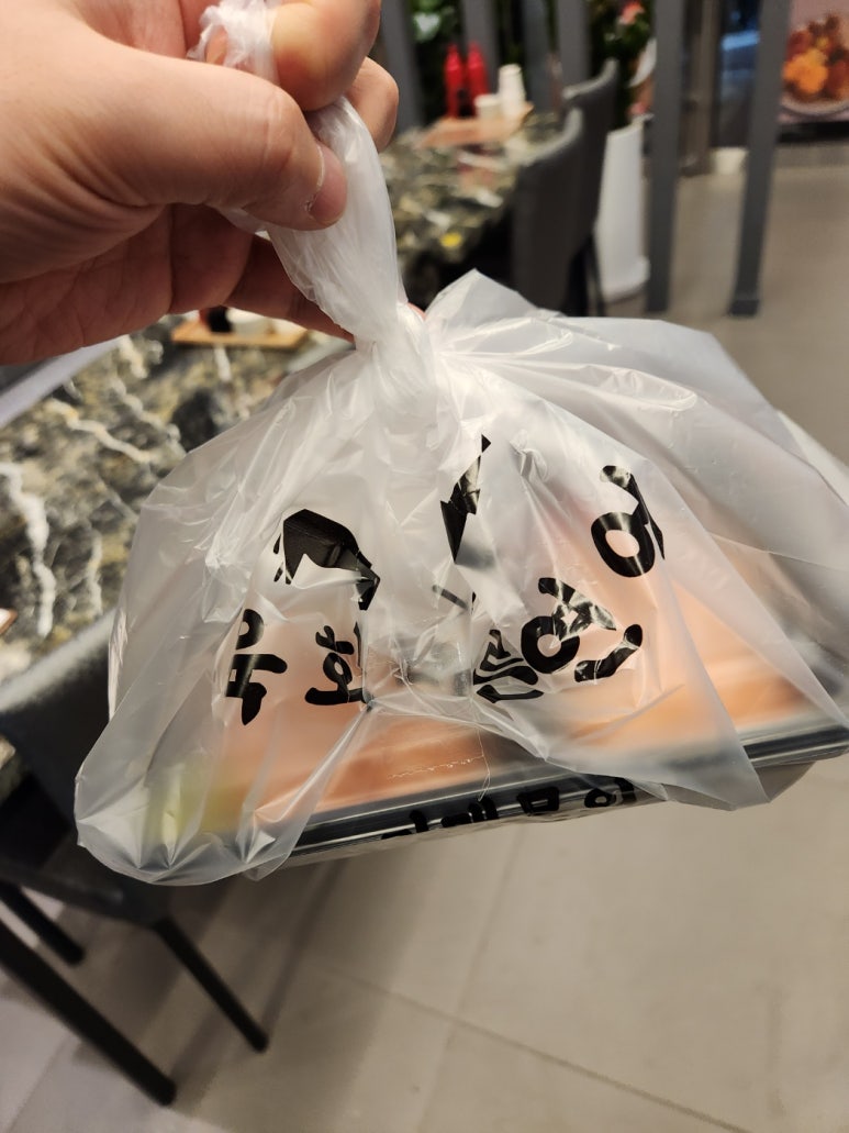 육회바른연어나주점 이미지