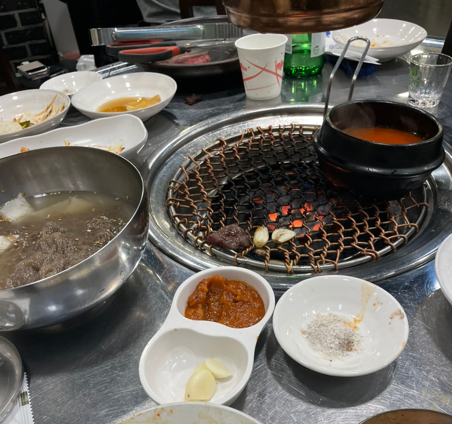 상무꽃돼지 이미지