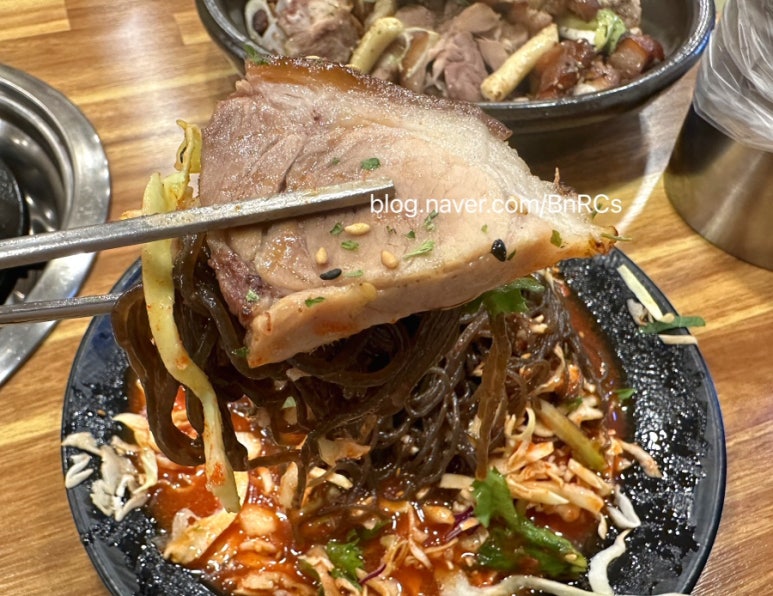 참숯에구운전설의족발 이미지