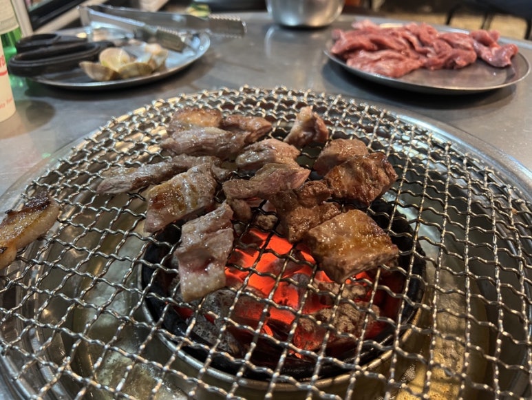 자유인연탄생고기 이미지