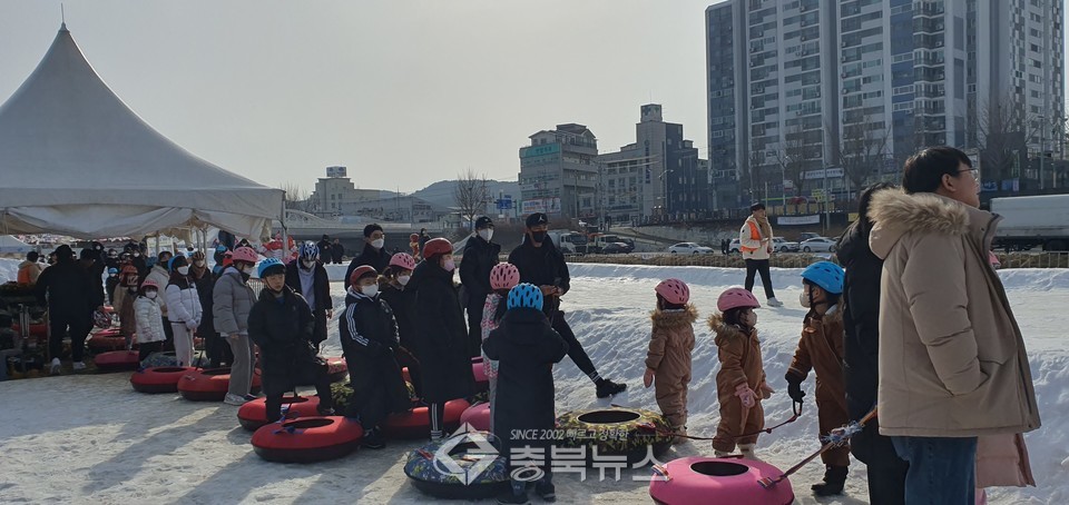 보은군 겨울철 썰매장 놀이터 이미지