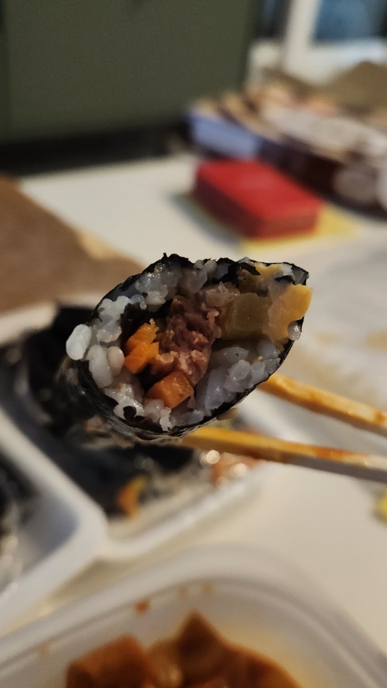 삼색꼬맹이김밥 이미지