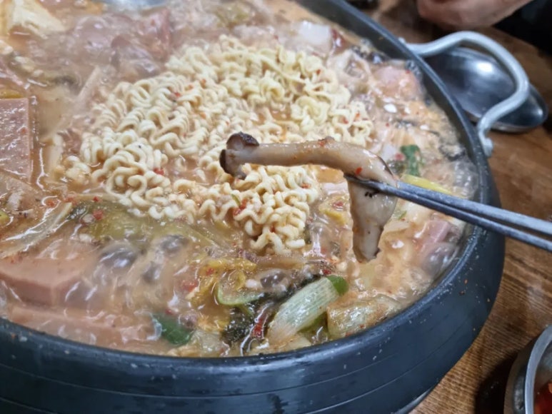 용문부대찌개 이미지