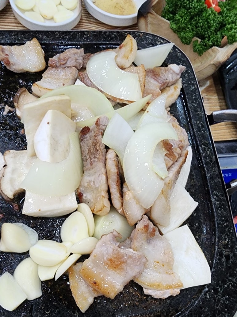 한우명가돌가마 이미지