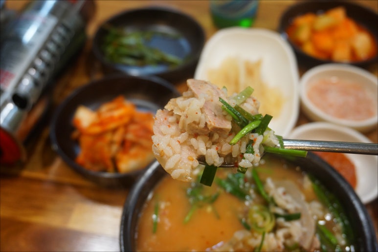 역전돼지국밥 이미지