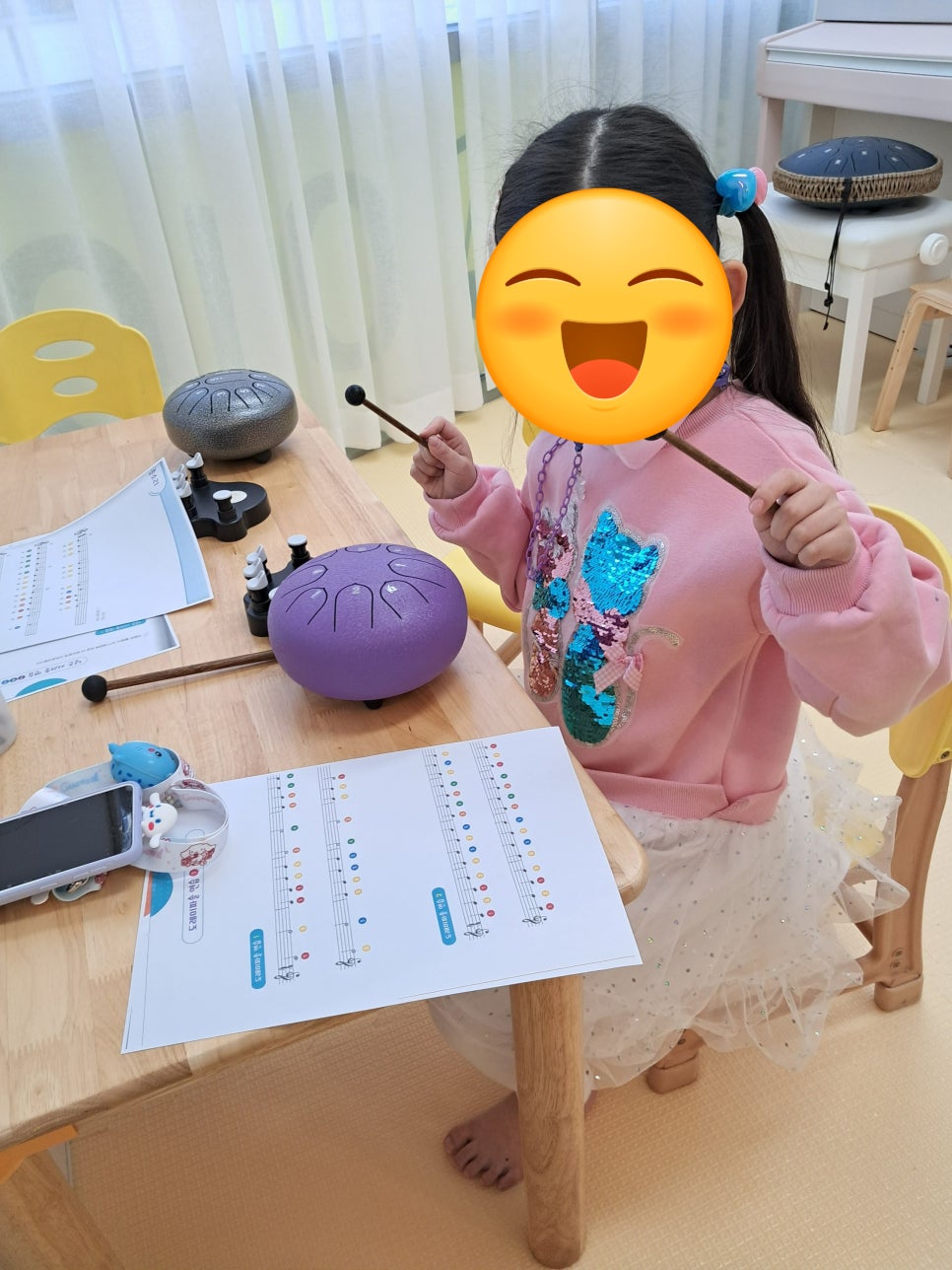 피아노치는세잔 이미지