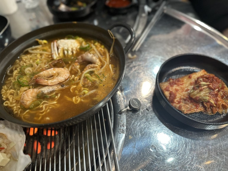돼지 품은 해녀 이미지