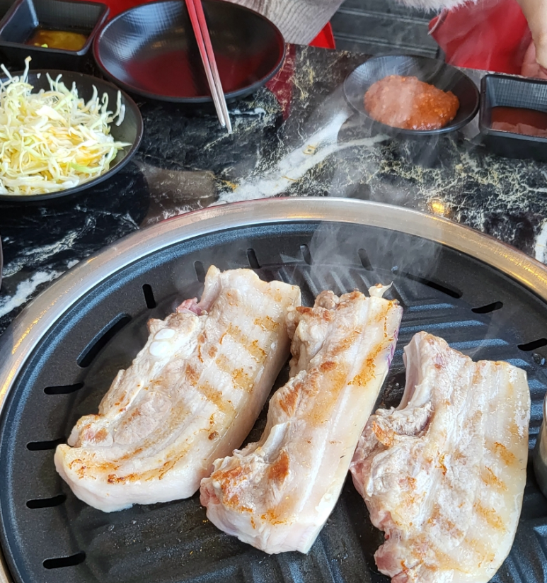 구우면돼지 이미지