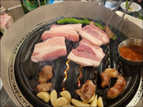 홀릭식당 이미지