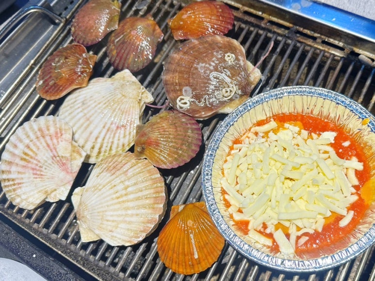 고기품은조개 이미지