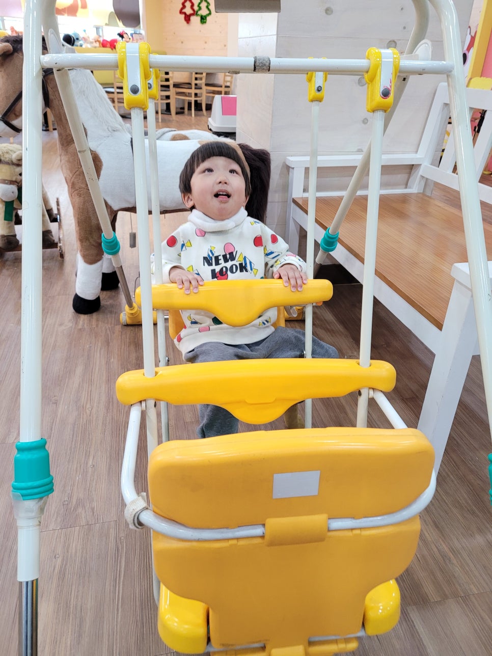 유후점핑클럽 이미지