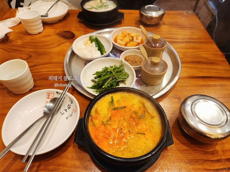 퍼무리보쌈국밥감자탕 이미지