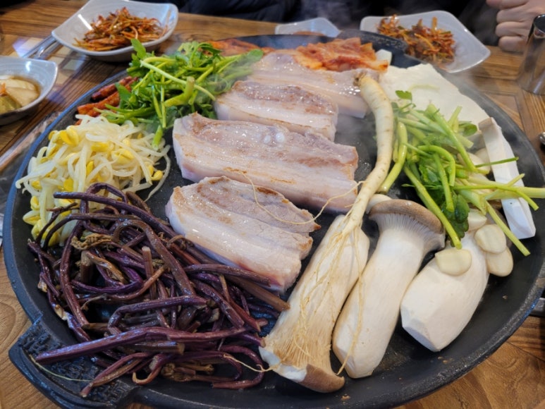 더덕솥뚜껑삼겹살서문점 이미지