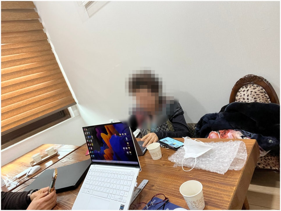 함께가는 여인들 이미지