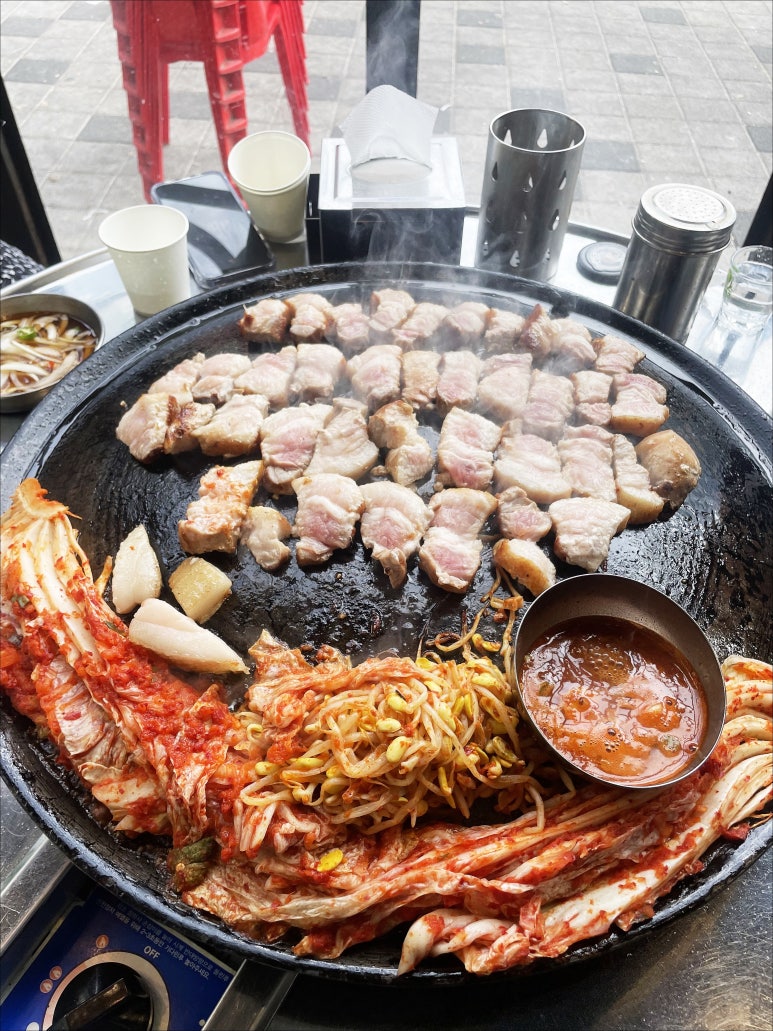 솥뚜껑삼겹살 이미지