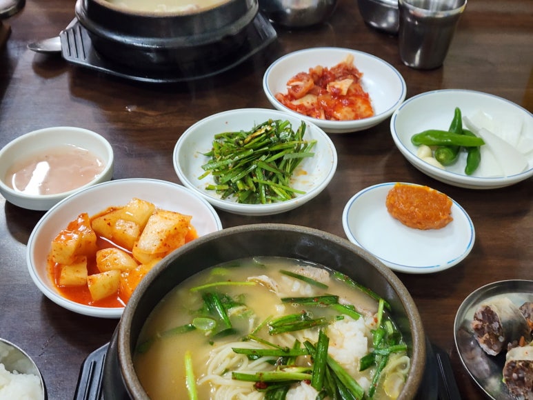 촌집돼지국밥 이미지