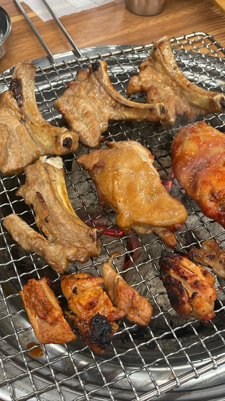 육대식쪽갈비숯불닭갈비 이미지