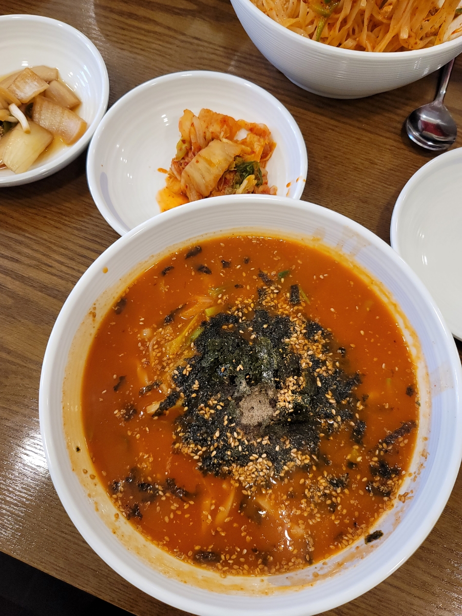 호로록건진국수 이미지