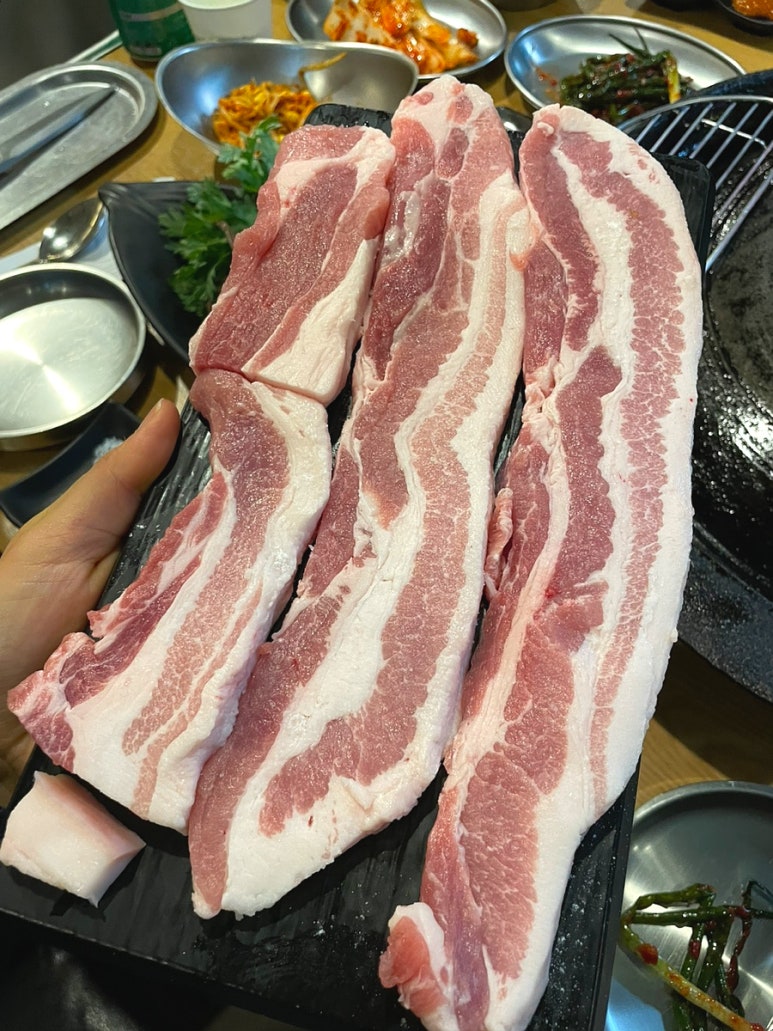 온유월 솥뚜껑삼겹살 본점 이미지