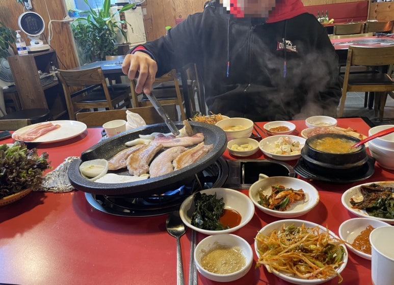 퍼주면돼지 이미지