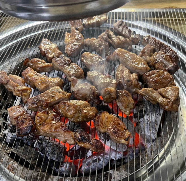 한돈참숯꼬기 이미지