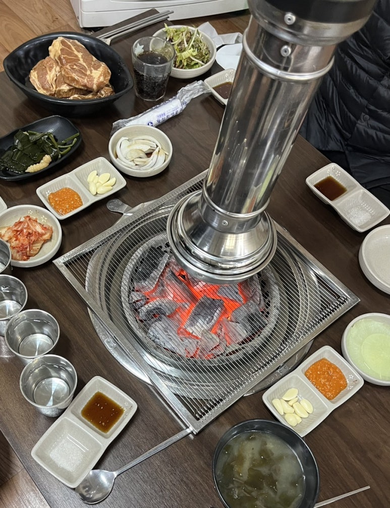 한돈참숯꼬기 이미지