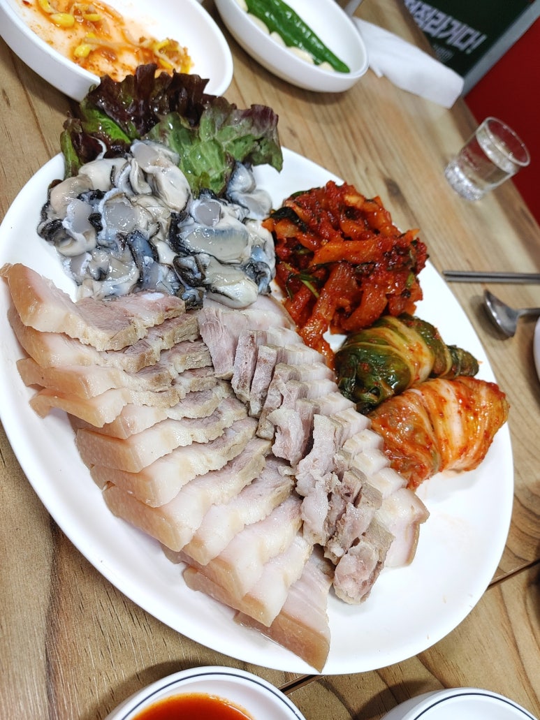 최부자왕족발 이미지