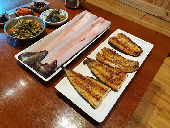 힘이불끈장어 이미지
