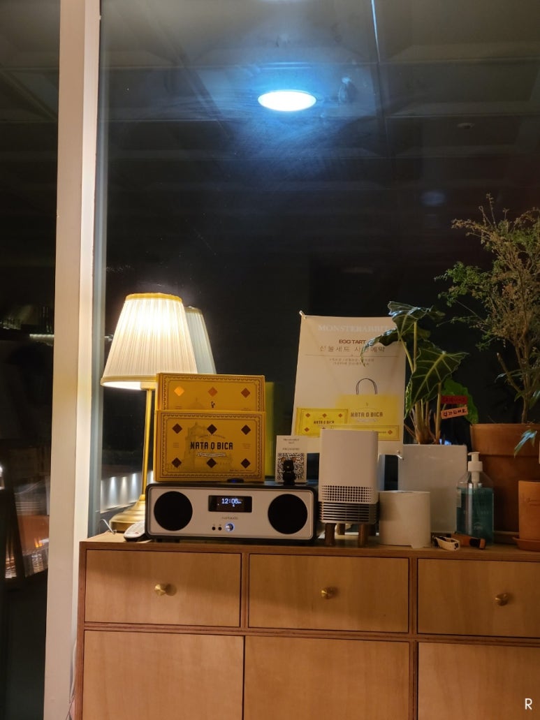 카페 몬스터레빗 이미지