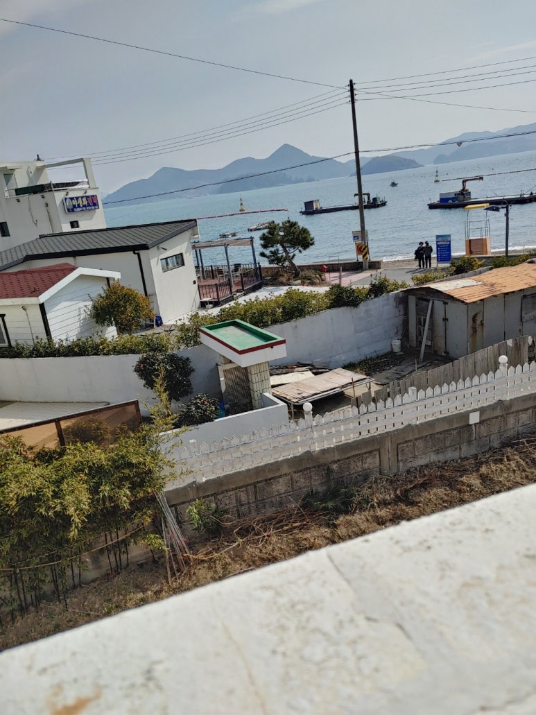 앤화이트펜션.비치 이미지