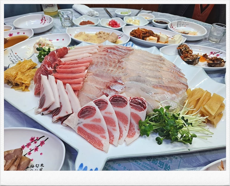 여수바다선어삼합 이미지