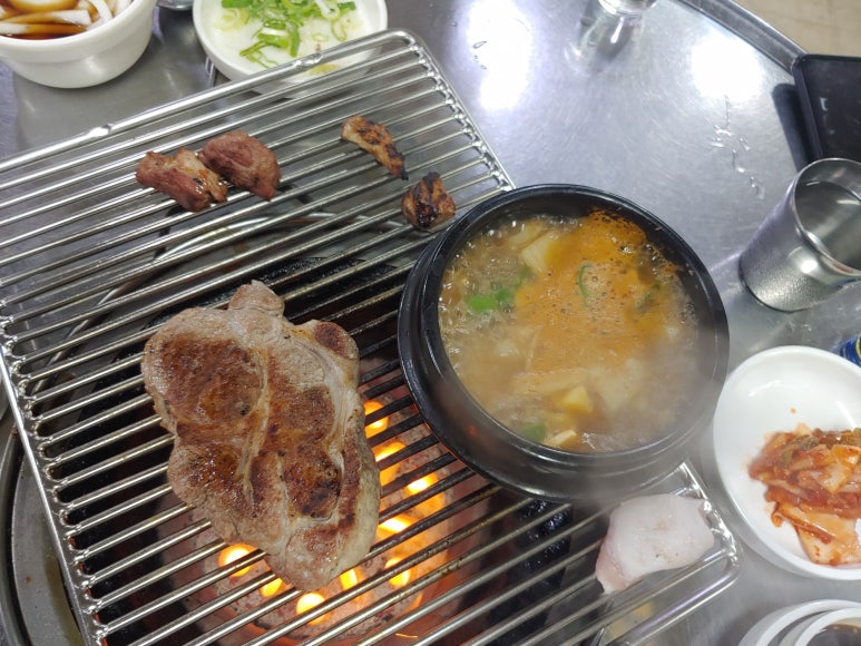 간판없는고기집 이미지