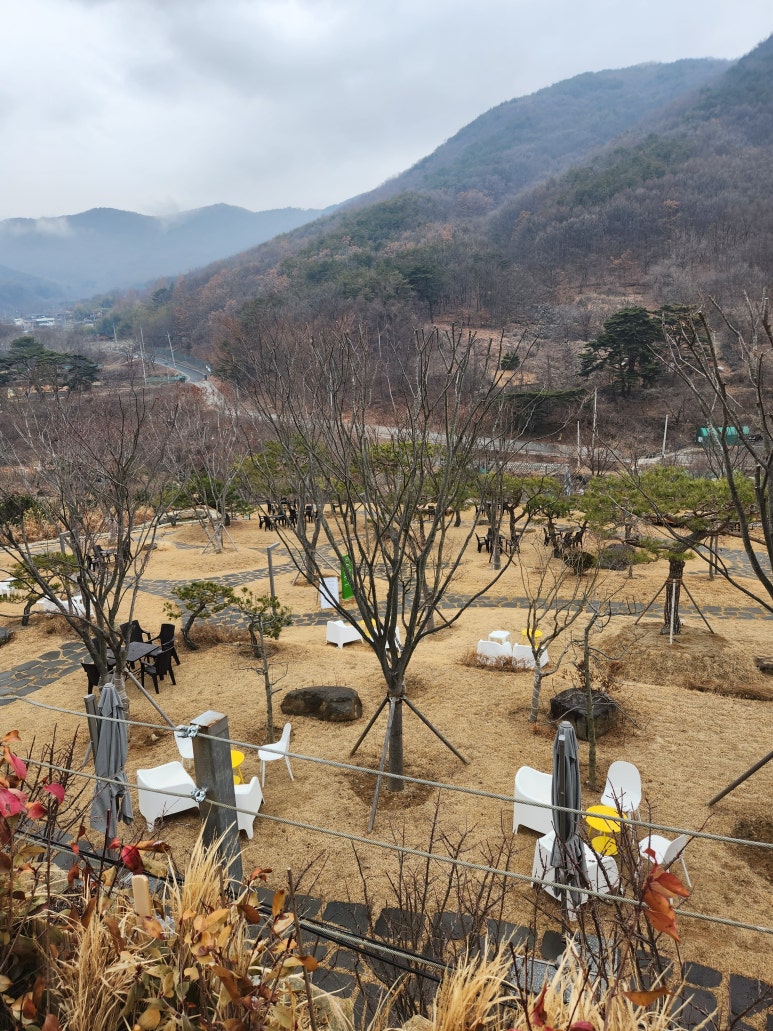 커피온더레일 이미지
