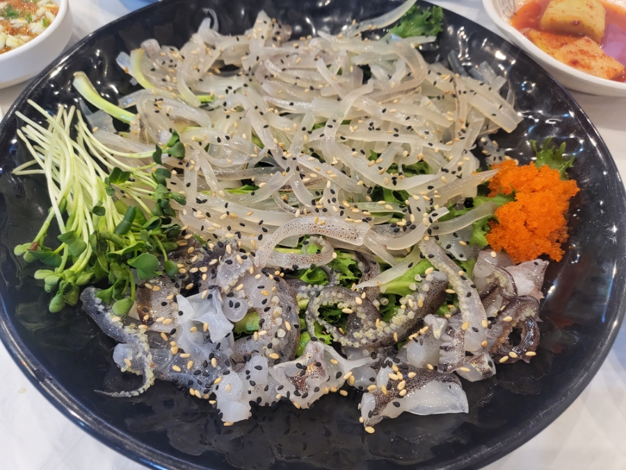 산오징어바지락칼국수 이미지