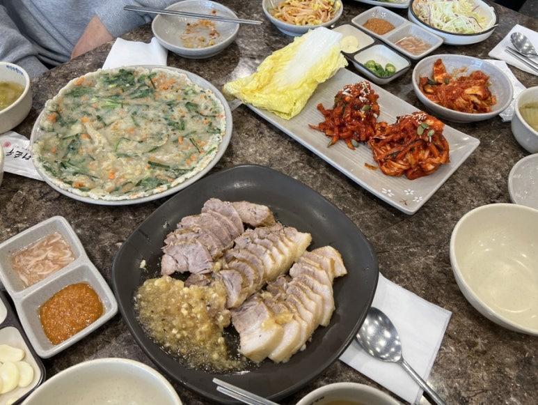 대덕골보쌈칼국수 이미지