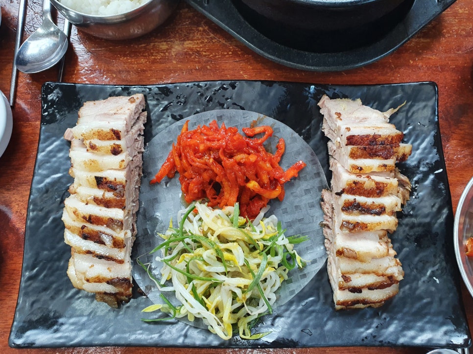 엄마국밥 이미지